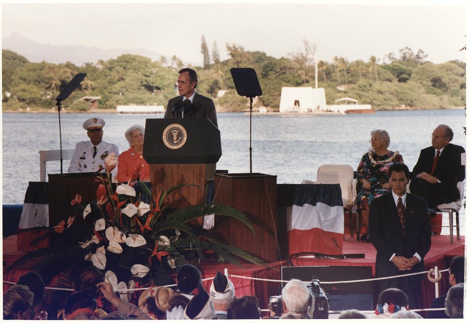 President Bush addresses the ceremony for the Fiftieth Commemorative Anniversary of Pearl Harbor at the Arizona... - NARA - 186443