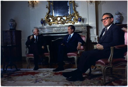 President Nixon meets with British Prime Minister Harold P. Wilson at the U.S. embassy residence in Brussels, Belgium - NARA - 194589