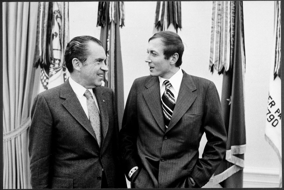 President Nixon meets with Russian poet Yevheny Yevtushenko - NARA - 194753