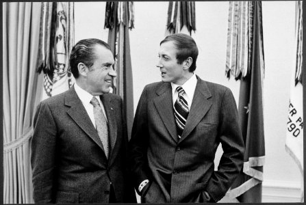 President Nixon meets with Russian poet Yevheny Yevtushenko - NARA - 194753
