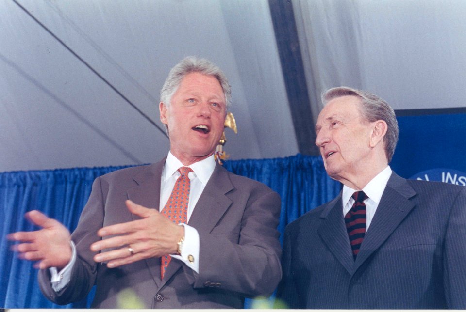 President Clinton and Senator Dale Bumpers (14358488984)