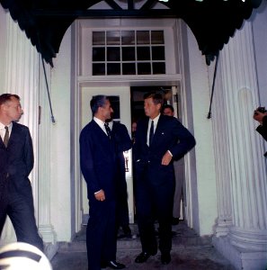 President John F. Kennedy Bids Farewell to the Shah of Iran, Mohammad Reza Pahlavi (02)