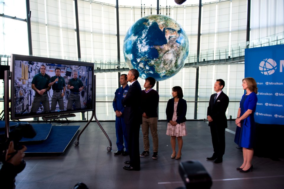 President Obama and Ambassador Kennedy Watch Space Station Video - Flickr - East Asia and Pacific Media Hub
