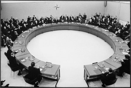 President Nixon addresses the North Atlantic Treaty Organization (NATO) - NARA - 194607