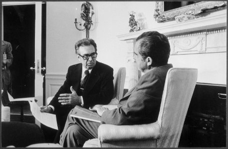 President Nixon meeting with Mayor Ralph Perk, of Cleveland, Ohio - NARA - 194510