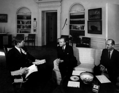 President John F. Kennedy Meets with Ambassador Omar Abu-Riche of Syria (02)