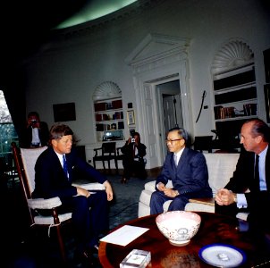 President John F. Kennedy Meets with Ambassador Tingfu F. Tsiang of China (04)