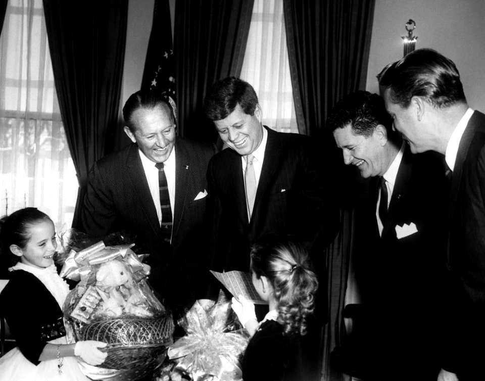 President John F. Kennedy Meets with Representatives of the Easter Seal Campaign (02)