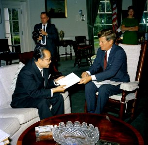 President John F. Kennedy Meets with the Ambassador of Laos, Prince Tiao Khampan (02)