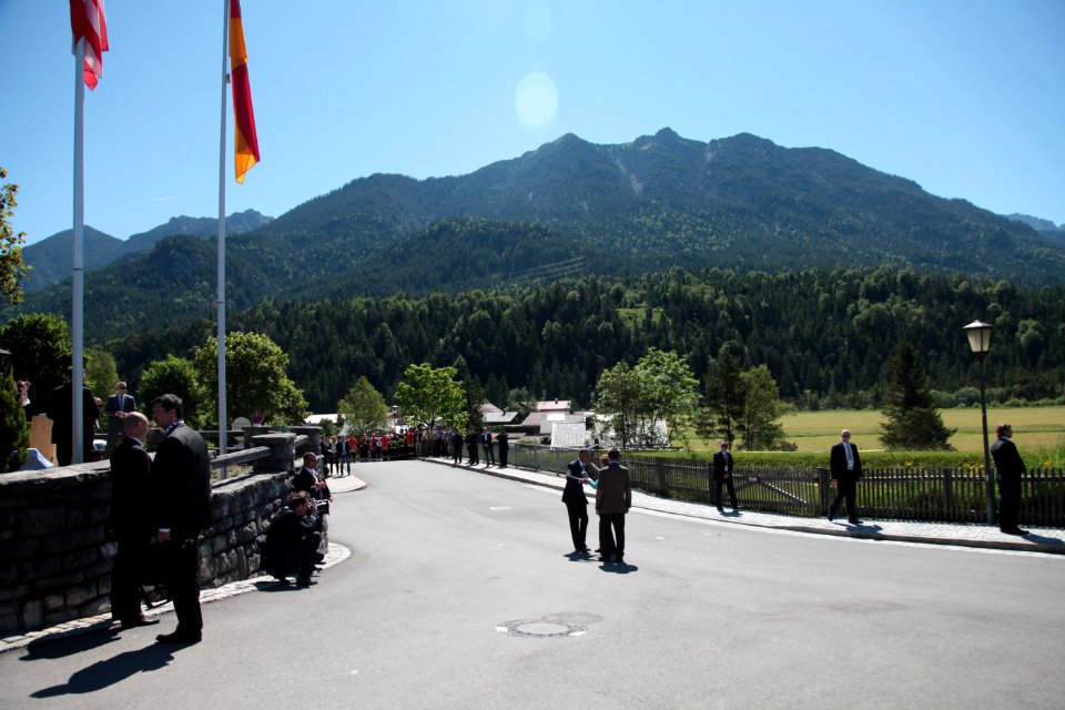 President Obama visits Krün in Bavaria IMG 1137 (18639527486)