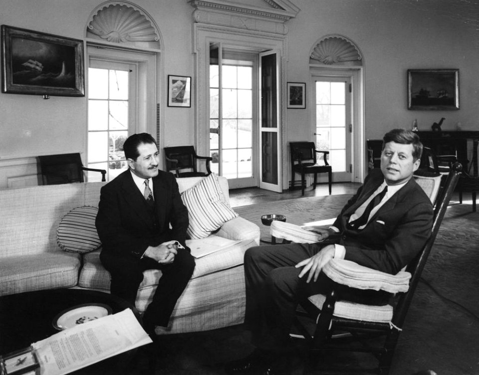 President John F. Kennedy with Ambassador of Jordan, Sa'ad Jum'a (02)