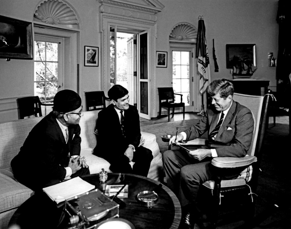 President John F. Kennedy with Chairman of the Council of Ministers of Nepal, Dr. Tulsi Giri (01)