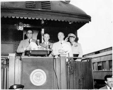 President Harry S. Truman, President Romulo Gallegos of Venezuela, Gen. Harry Vaughan, and an unidentified man... - NARA - 199890