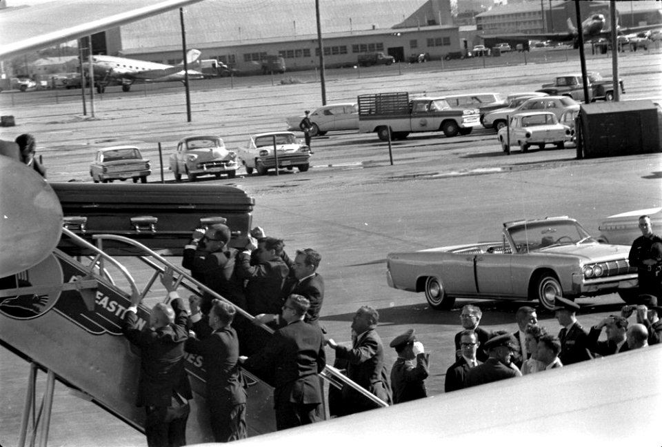 President JFK's casket is transferred to Air Force One at Dallas Love Field (07)