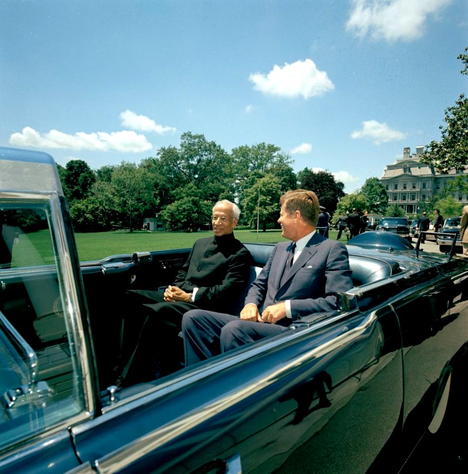 President John F. Kennedy and President Dr. Sarvepalli Radhakrishnan of India in Car Before Motorcade (5)