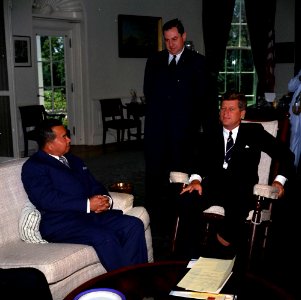 President John F. Kennedy with Prime Minister of Laos, Prince Souvanna Phouma (02)