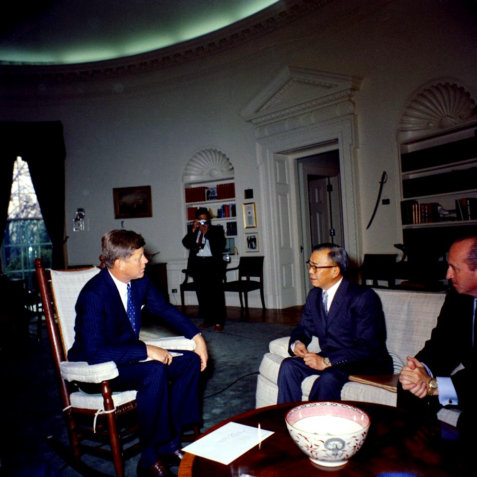 President John F. Kennedy Meets with Ambassador Tingfu F. Tsiang of China (02)