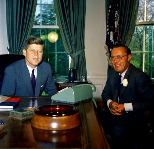 President John F. Kennedy Meets with Prince Leopold Frederik Bernhard of the Netherlands (02)