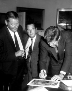 President John F. Kennedy Presents Awards to Winners of the White House News Photographers Association Competition (14006698578) photo