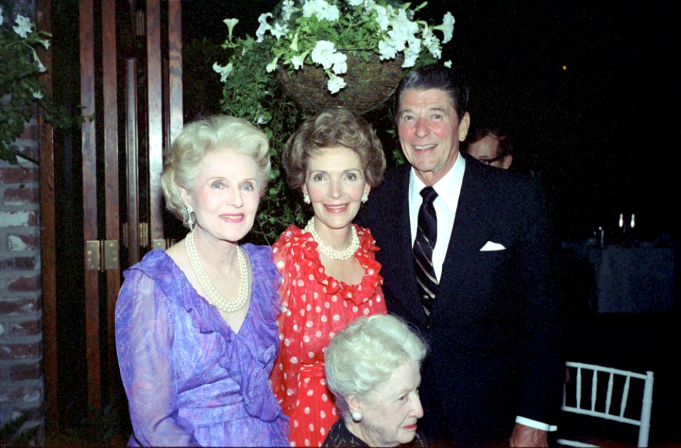 President Ronald Reagan and Nancy Reagan with Maude Chasen