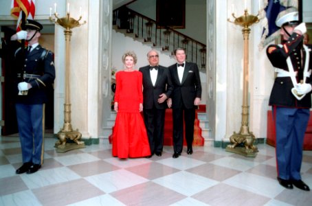 President Ronald Reagan and Nancy Reagan with President Jaime Lusinchi of Venezuela