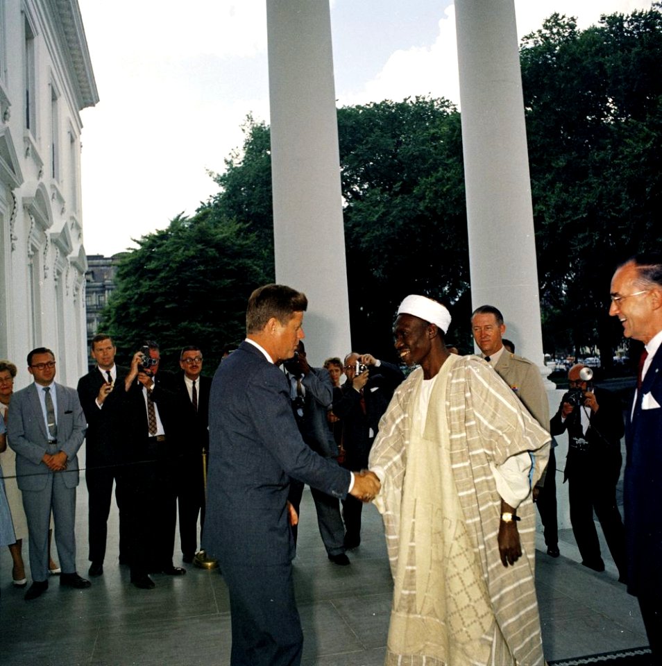 President John F. Kennedy with Abubakar Tafawa Balewa, Prime Minister of Nigeria (05)