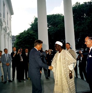 President John F. Kennedy with Abubakar Tafawa Balewa, Prime Minister of Nigeria (05)