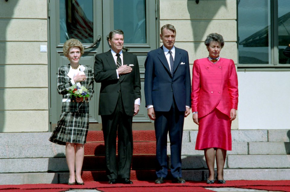 President Ronald Reagan and Nancy Reagan with Finnish President Mauno Koivisto and Tellervo Koivisto