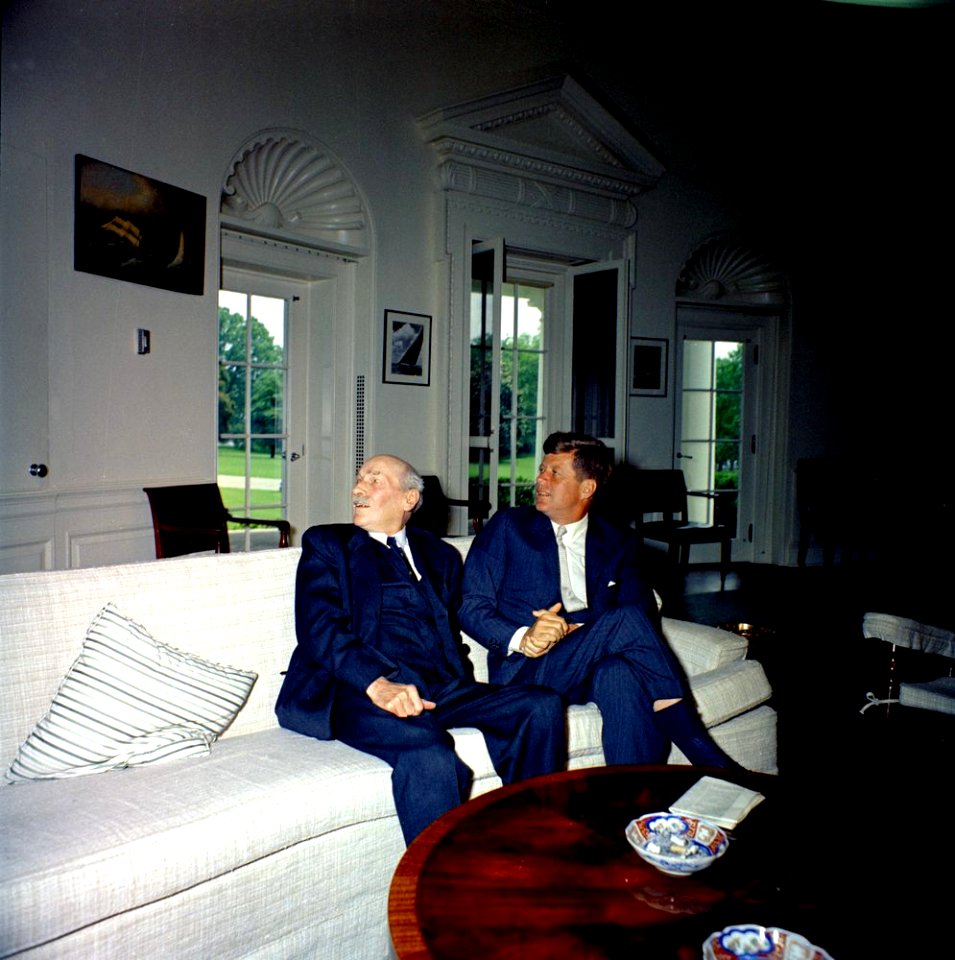 President John F. Kennedy with Clement Attlee, 1st Earl Attlee, Former British Prime Minister and Labour Party Leader (03)