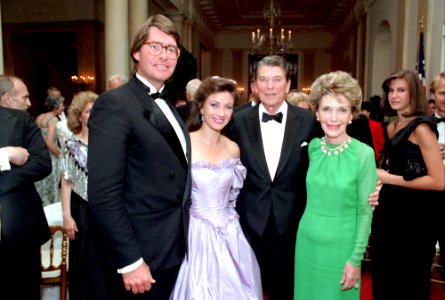 President Ronald Reagan and Nancy Reagan with Jane Seymour and David Flynn photo