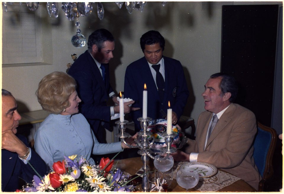 President Nixon's 61st birthday at the Annenberg residence in Palm Springs , California - NARA - 194563