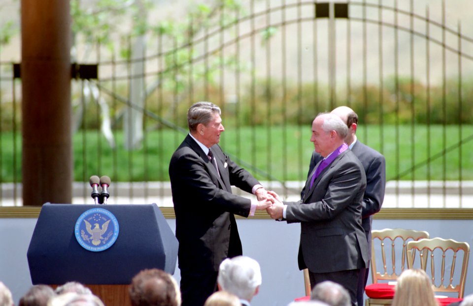 President Ronald Reagan presents Reagan Freedom Medal to Mikhail Gorbachev at Reagan Library
