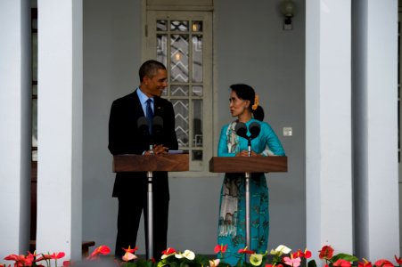 President Obama and Aung San Suu Kyi Address the Media (15601799577)