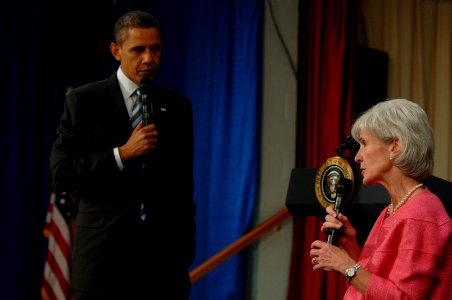 President Obama and Secretary Sebelius lead a question & answer segment to address seniors issues with the Affordable Care Act
