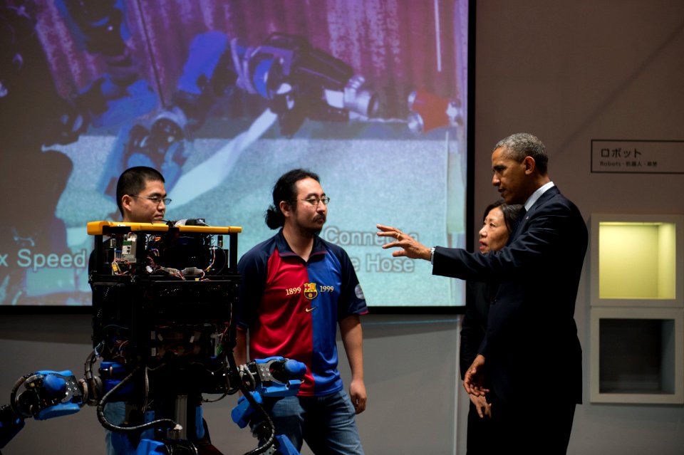 President Obama Talks to Designers of the SCHAFT Robot - Flickr - East Asia and Pacific Media Hub