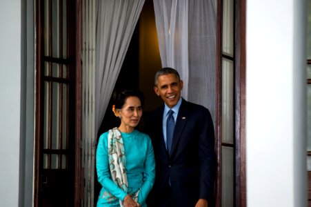 President Obama with Aung San Suu Kyi - Flickr - East Asia and Pacific Media Hub (3)