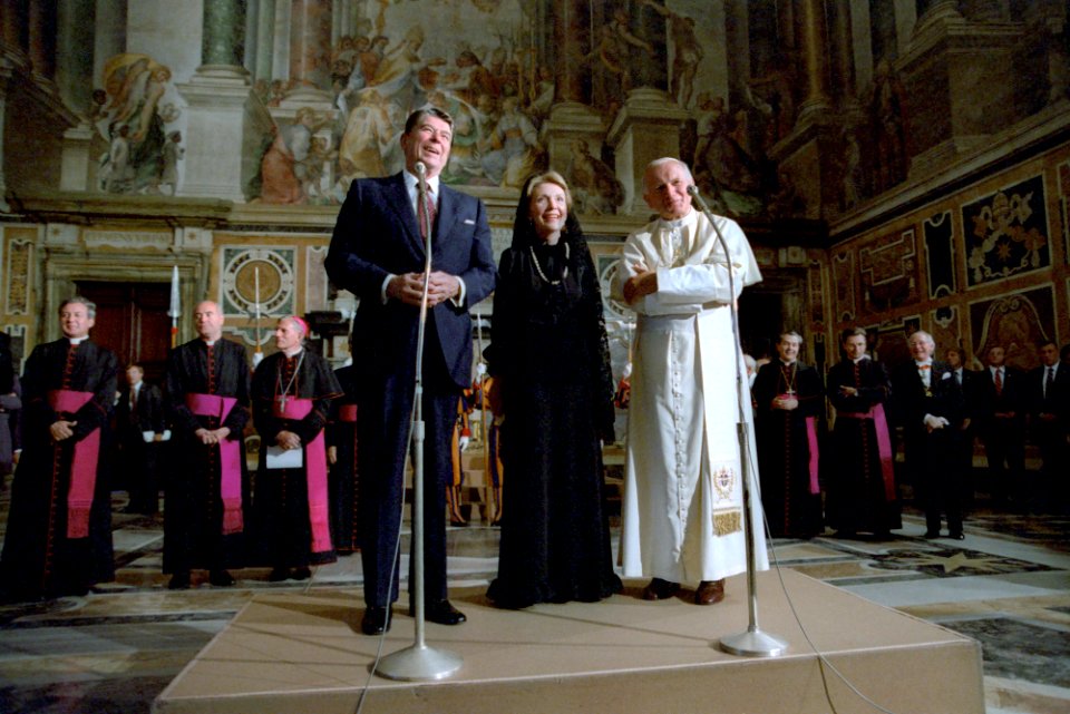 President Ronald Reagan and Nancy Reagan with Pope John Paul II at the Vatican Library
