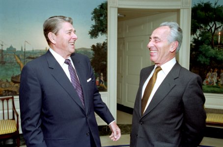 President Ronald Reagan and Prime Minister Shimon Peres of Israel