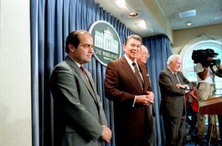 President Ronald Reagan with William Rehnquist, Warren Burger, and Antonin Scalia