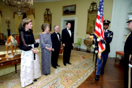 President Ronald Reagan, Nancy Reagan, Queen Noor, and King Hussein I