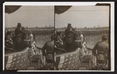 President Roosevelt reviewing sailors in formation, Jamestown Exposition, Norfolk, Virginia LCCN2013651470