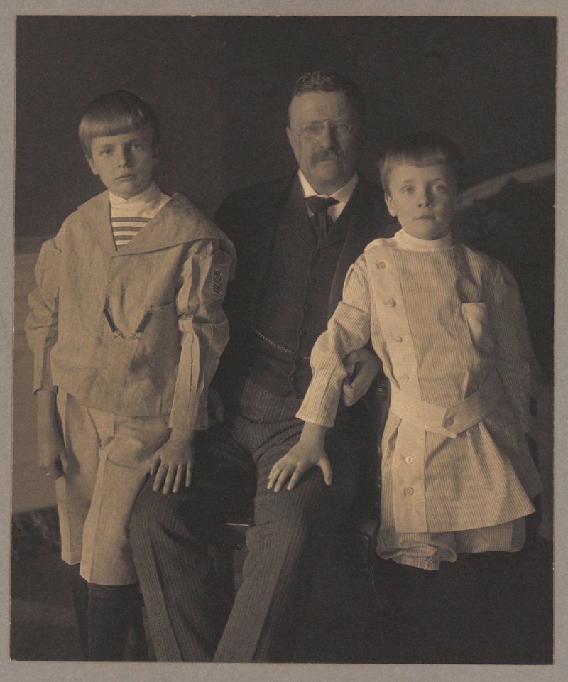 President Roosevelt, Archie Roosevelt, right side, Quentin Roosevelt, left side LCCN2009631519