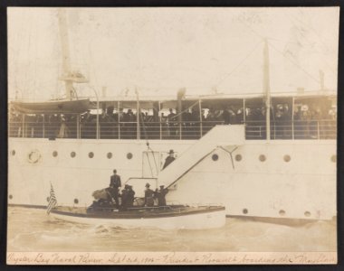 President Roosevelt boarding the Mayflower, Oyster Bay Naval Review - William Rau, photographer. LCCN2013651460