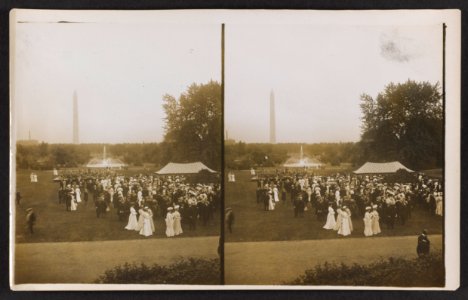 President Roosevelt's lawn party, on the White House Grounds, looking toward the Monument, Washington LCCN00651715