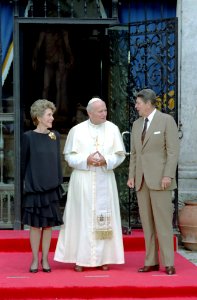 President Ronald Reagan and Nancy Reagan visit with Pope John Paul II