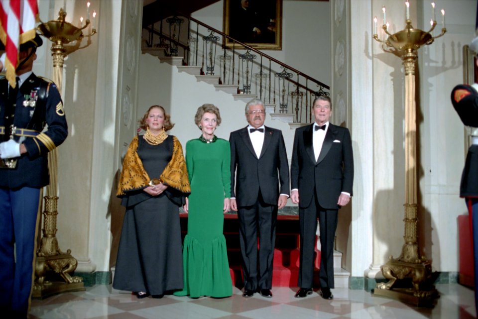 President Ronald Reagan and Nancy Reagan with León Febres Cordero and María Eugenia Cordovez