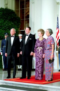 President Ronald Reagan and Nancy Reagan with Prime Minister Lee Kuan Yew and Kwa Geok Choo