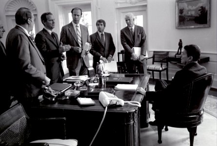 President Ronald Reagan meeting with Senior Staff photo