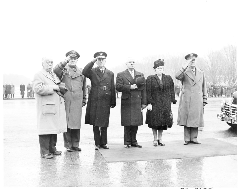 President Truman attended a ceremony at the Lincoln Memorial in honor of President Lincoln's birthday. L to R, W.... - NARA - 199793