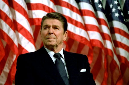 President Ronald Reagan at a Rally for Senator David Durenberger in Minneapolis, Minnesota photo